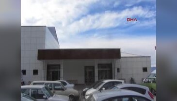 Hastanenin bahçe duvarına düşen genç öldü