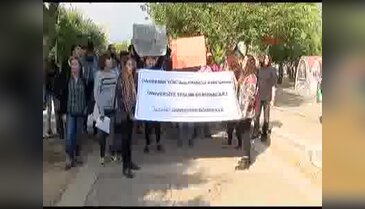 Öğrenciler YÖK'ü protesto etti