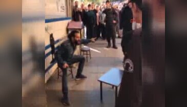 Trabzon'da esnaf zabıtalara ve polis bıçakla direndi
