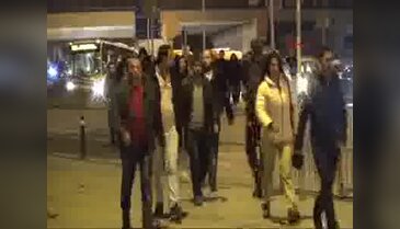 İstanbul'da gece karanlığında işbaşı
