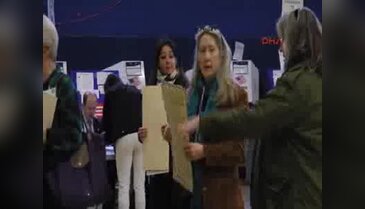 New York'ta oy kuyrukları sürüyor