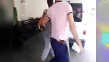 Polise atmak istediği bomba elinde patlayan çocuk gözaltına alındı