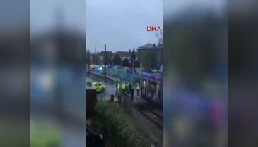 Londra'da tramvay devrildi 50 yaralı