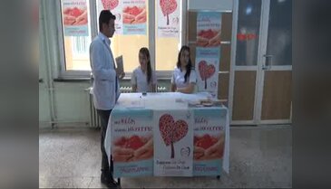 İş arkadaşına böbreğini bağışladı