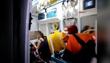 Devrilen TIR'daki çelik halatlar, araçların üzerine düştü: 4 yaralı