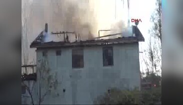 Evi yandı, itfaiyeye haber veremedi
