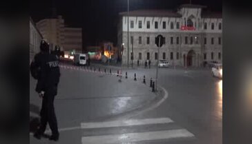 Tarihi jandarma binası önüne bırakılan kağıt poşet, tedirginlik yarattı