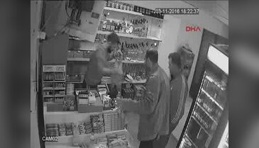 Sigara hırsızı güvenlik kamerasında