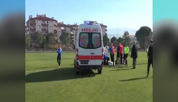 Bursaspor'da büyük şok, antrenman maçında ayağı kırıldı