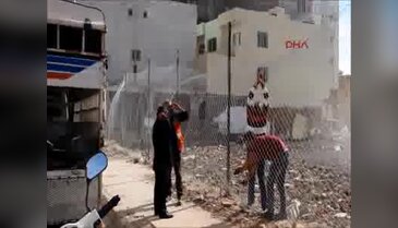 Nusaybin'de yasaklı 2 mahalle etrafındaki tel örgülerden bir kısmı açıldı