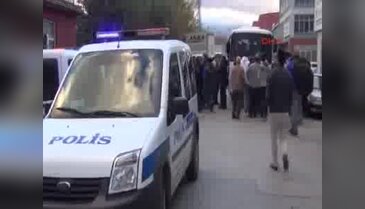 Bursa'da taraftar hakem odasına girmek istedi, polis müdahale etti