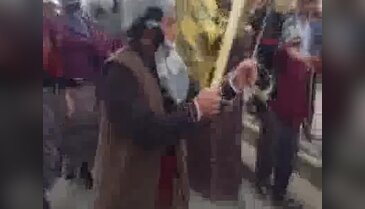 Gelini deve oynatarak evden çıkardılar
