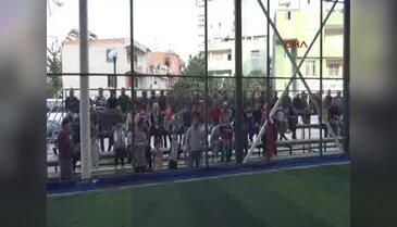 Şehidin oğluna halı saha sürprizi