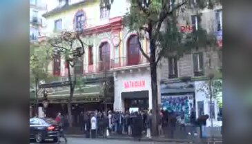 Paris terör kurbanlarını andı