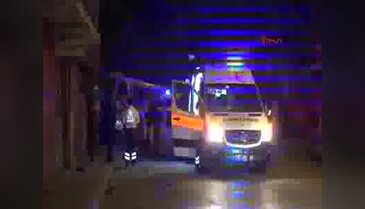 Servis minibüsü eve çarptı: 3 ölü, 8 yaralı