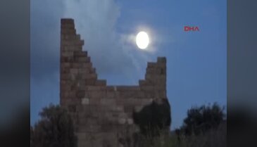 Bodrum'da 'süper ay' romantizmi