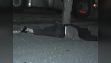 Otomobil, traktör römorkuna çarptı 1 ölü
