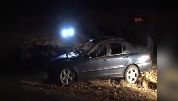 Yanan lüks otomobilden erkek cesedi cıktı