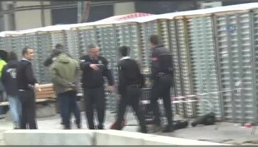 İstanbul Kadıköy'deki kazı çalışmasında top mermileri bulundu