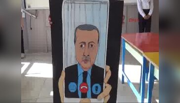 Siverek'te, öğrencilerden 15 Temmuz sergisi