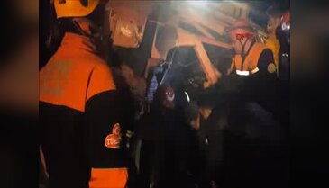 Kamyon uçuruma yuvarlandı, sürücü öldü