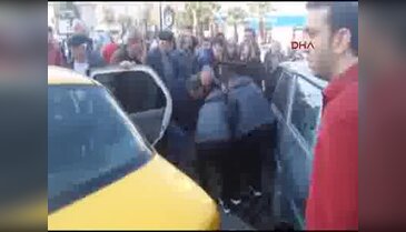 Direksiyonda kalp krizi geçiren sürücü tedaviye alındı