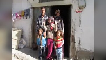 Engelli Selma: Ellerim çok acıdığı için üfleyerek yazı yazıyorum