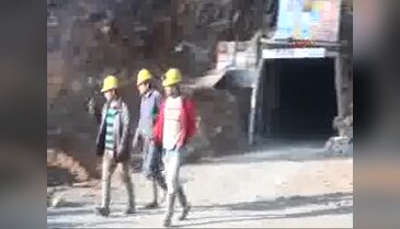 Krom madeninde göçük: 1 işçi mahsur - 2