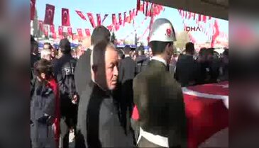 Şırnak'ta şehit olan uzman çavuş Tuncay Arslan Antalya'da son yolculuğuna uğurlandı
