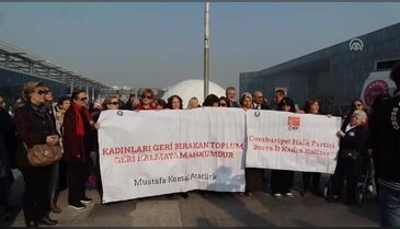 CHP&nbsp;Bursa&nbsp;Kadın Kolları'ndan "Kadına Yönelik Şiddetle Mücadele Günü" açıklaması