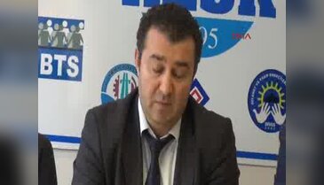 Balıkesir'de ihraç edilen öğretmene destek