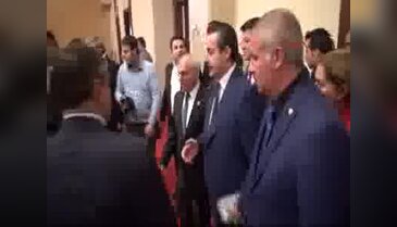 Bakan Çelik: Birisi dindar, birisi ateist; Türkiye'nin başına çorap örmeye çalışıyor