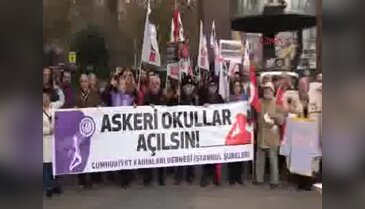 Beşiktaş'ta askeri okullar içim sessiz çığlık eylemi