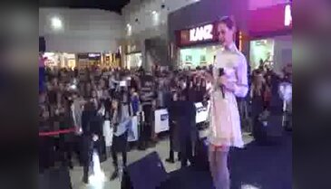 Ayşe Hatun Önal şarkılarıyla coşturdu