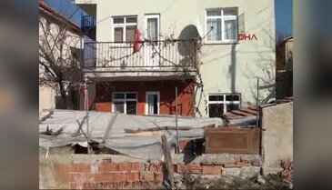 Vicdansız anne 10 çocuğunu evde bırakıp kayıplara karıştı