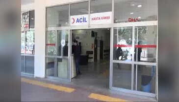 Işıkta bekleyen otomobilde kapkaç yaptı, yakalandı