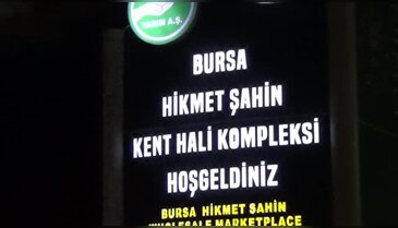 Bursa'da pazarcılar, tezgahları için otobanı trafiğe kapattı