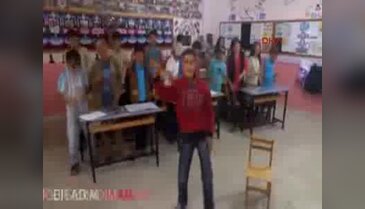 Sıfat, tamlama ve zamirleri şarkılarla öğrendiler