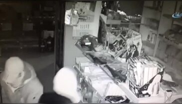 Market hırsızlığı güvenlik kamerasına yansıdı