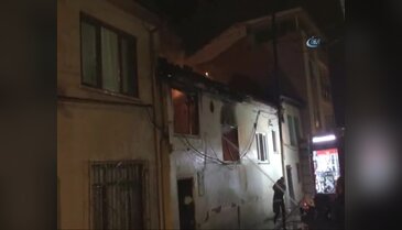 Bursa'da surların içindeki tarihi ev yandı