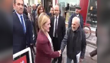 CHP'li Böke: Ayakkabı kutularındaki dolarları bozdursunlar