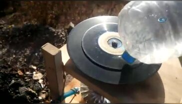 Su ile çalışan gramofon yaptı