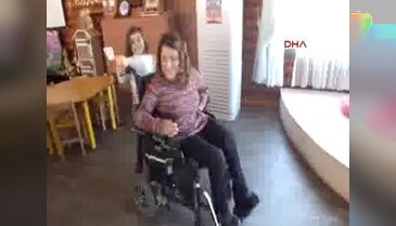 Engelini çocuklarla aştı