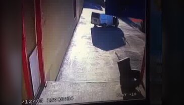 Depolardan eşya hırsızlığı kameraya yansıdı