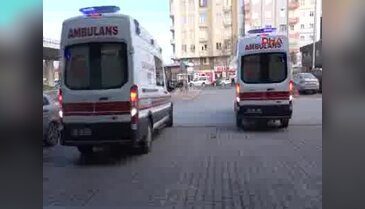 Gençlerin yan bakma kavgası hastanede son buldu