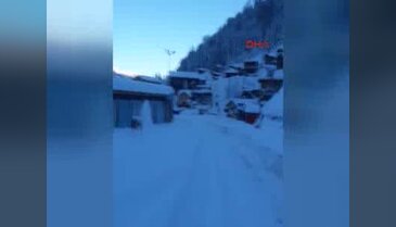 Rize Ayder Yaylası'nda kar yağışı