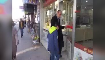 Muhammed, okul harçlığı Dolar ve Euro'yu TL'ye çevirdi