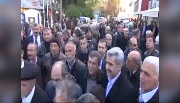 Adıyaman'da 'Yalnız değilsin reis' imza kampanyası