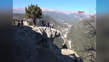 Sosyal medyanın yeni fenomeni 'uçurum' pozu