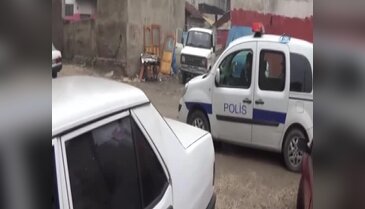 Bursa'da acemi oto hırsızları çalıştıramadıkları araçları hurdaya çevirdi